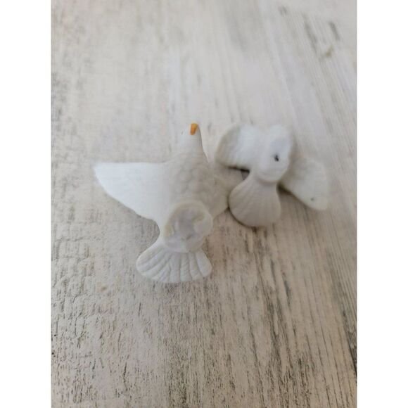 Mini ceramic bird AS IS pigeon set Village accessory Xmas - Picture 4 of 5